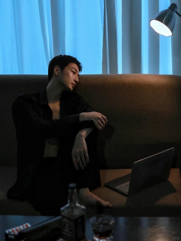 ảnh con trai buồn 12