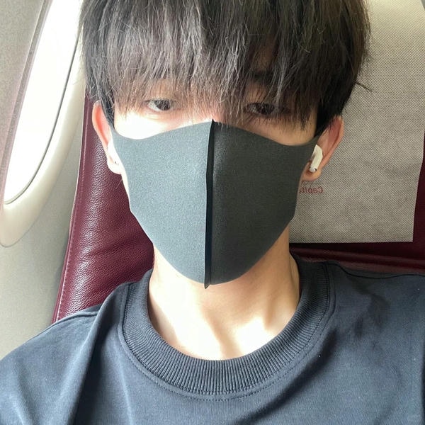 ảnh con trai đeo khẩu trang đen 22