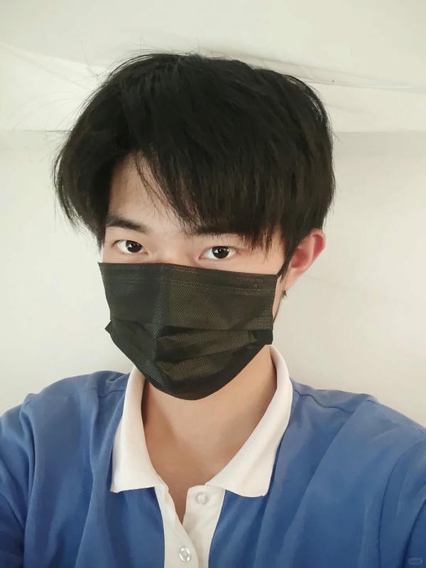 ảnh con trai đeo khẩu trang đen 32