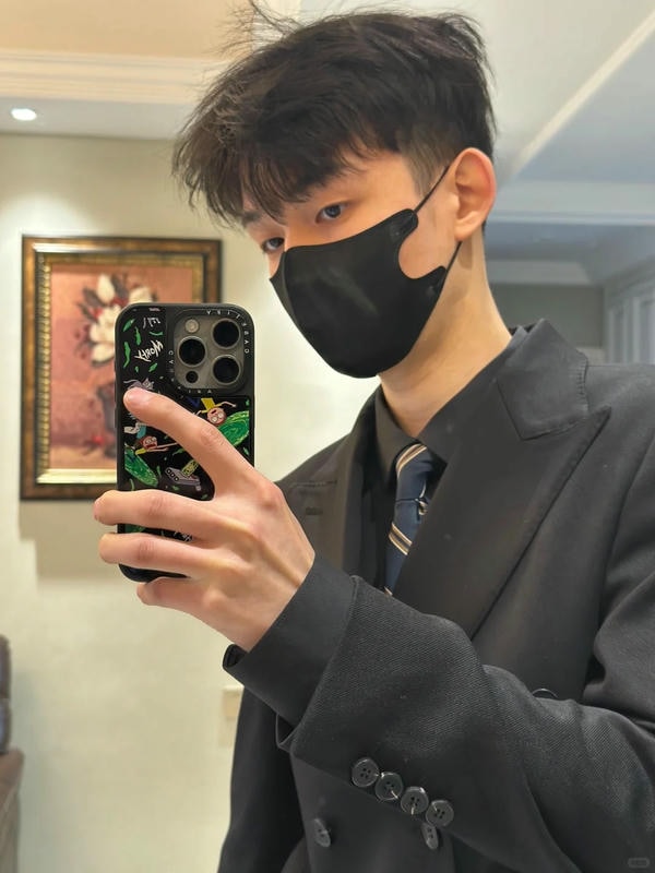 ảnh con trai đeo khẩu trang đen 33