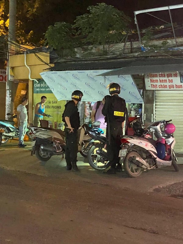 ảnh công an bắt xe 10