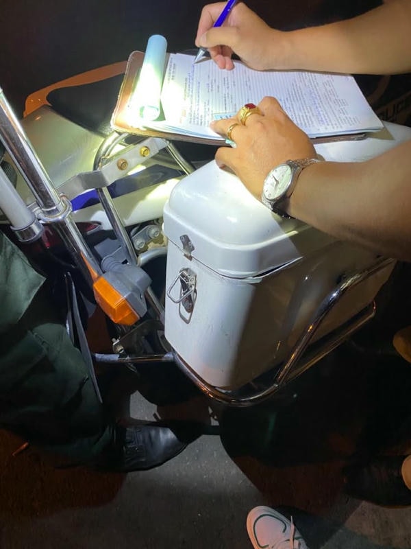 ảnh công an bắt xe 11