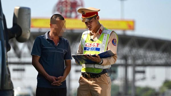 ảnh công an bắt xe (18)