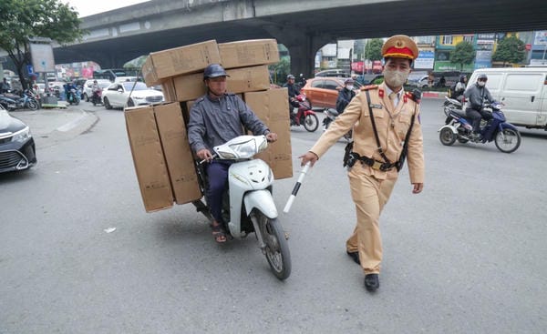 ảnh công an bắt xe (22)