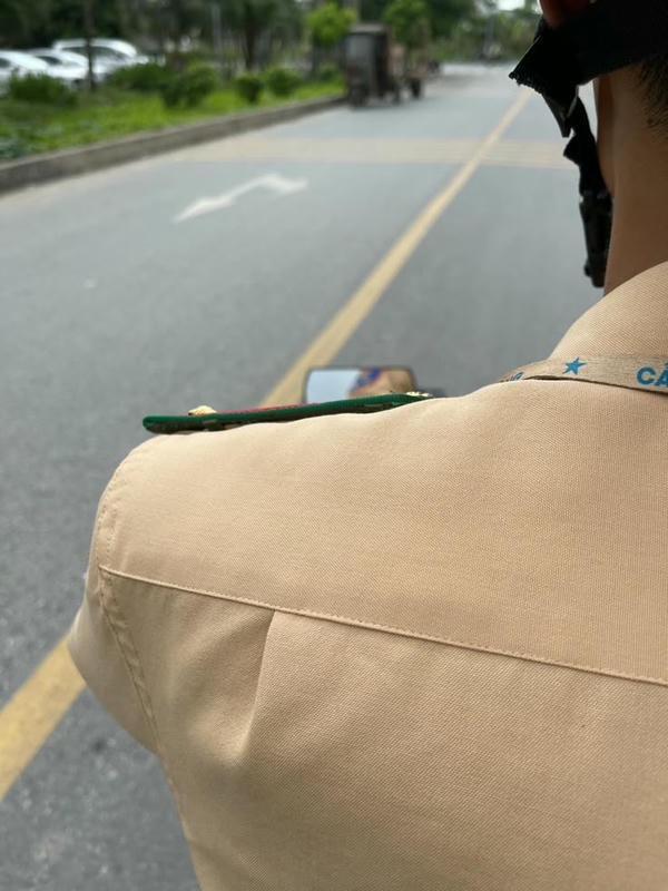 ảnh công an giao thông bắt xe