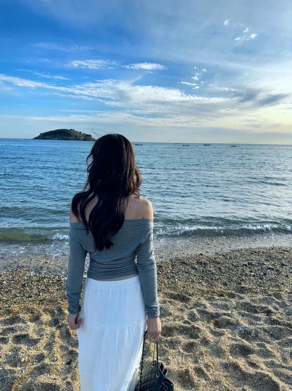 ảnh đi biển chụp sau lưng