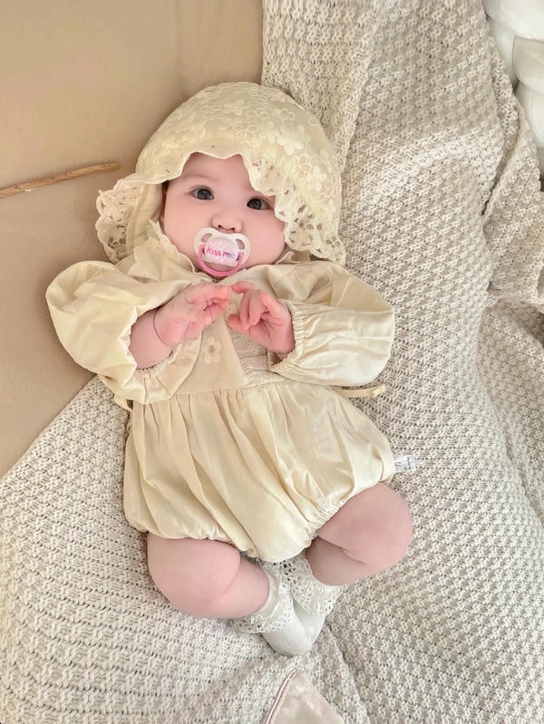 ảnh em bé dễ thương 4