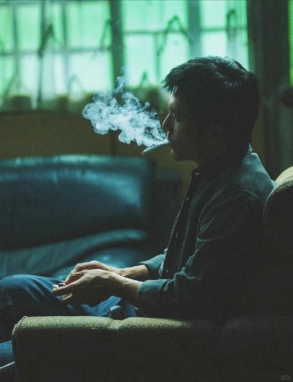 ảnh hút thuốc buồn 15