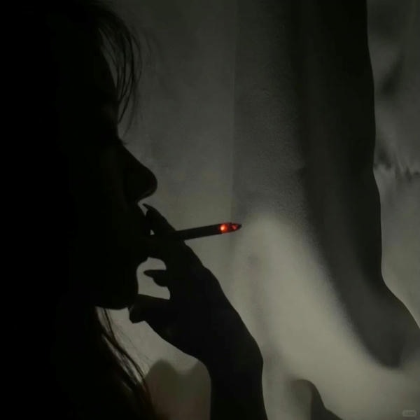 ảnh hút thuốc buồn 24