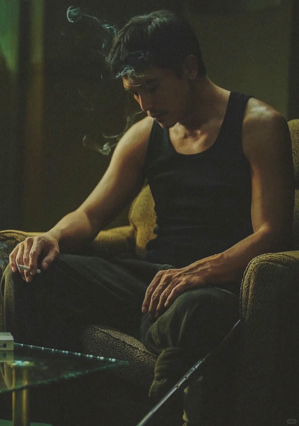 ảnh hút thuốc buồn 28