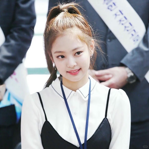 ảnh jennie dễ thương 35