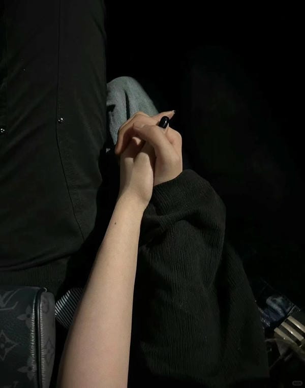 ảnh nắm tay người yêu (14)