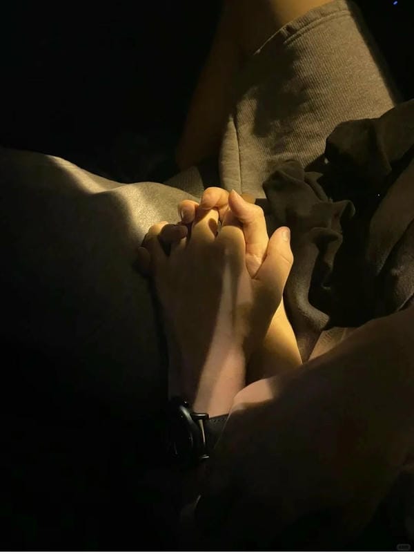 ảnh nắm tay người yêu (2)