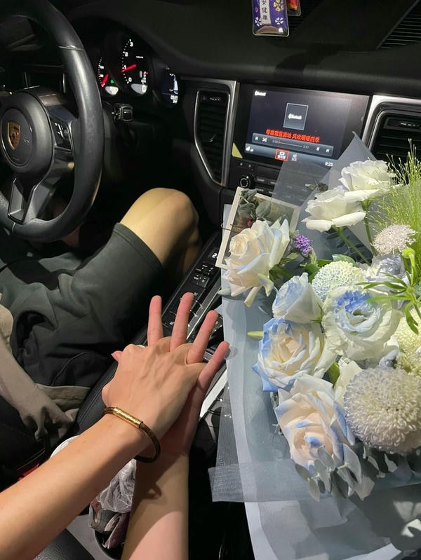 ảnh nắm tay người yêu 31