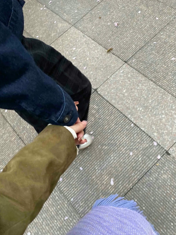 ảnh nắm tay nhau thật 39