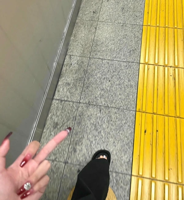 ảnh ngón giữa 10