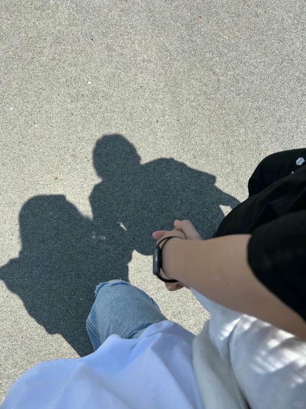 ảnh người yêu nắm tay