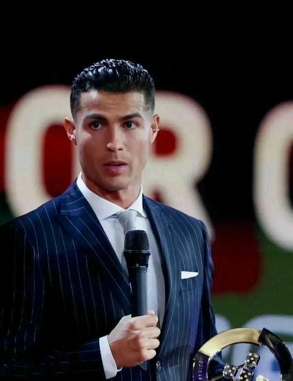 ảnh ronaldo ngầu 11