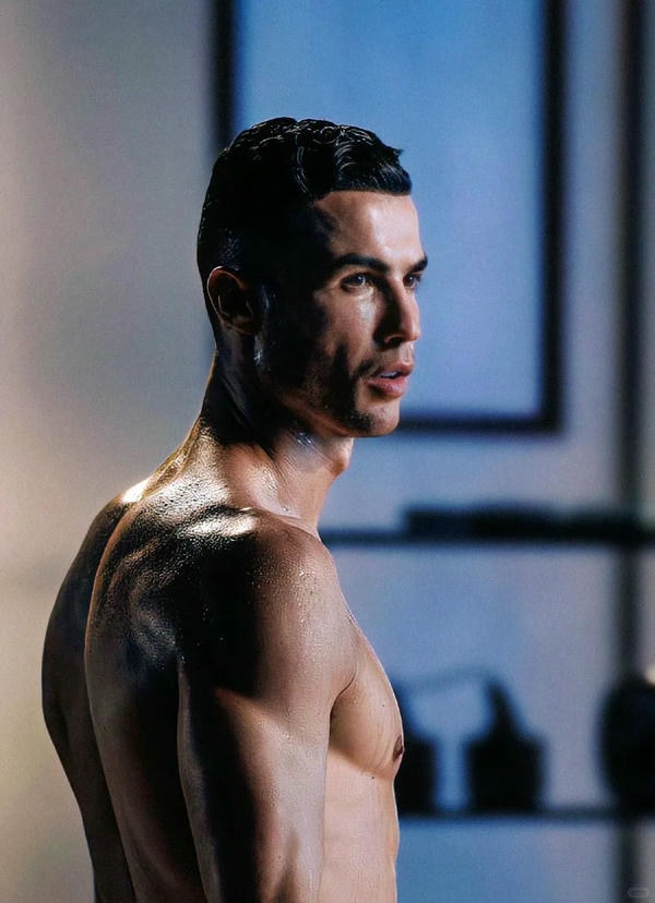 ảnh ronaldo ngầu 29