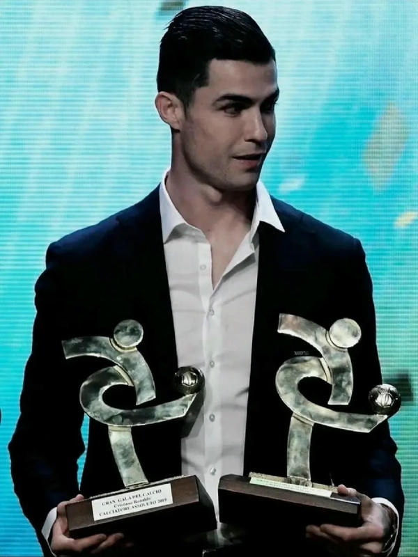 ảnh ronaldo ngầu 4