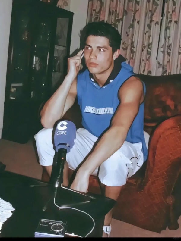 ảnh ronaldo ngầu 5