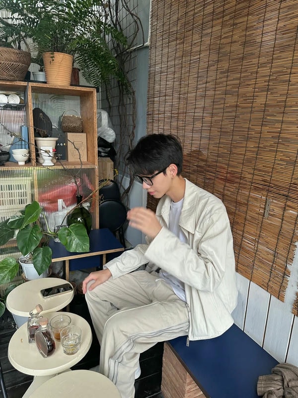 ảnh trai 2k8 đeo kính