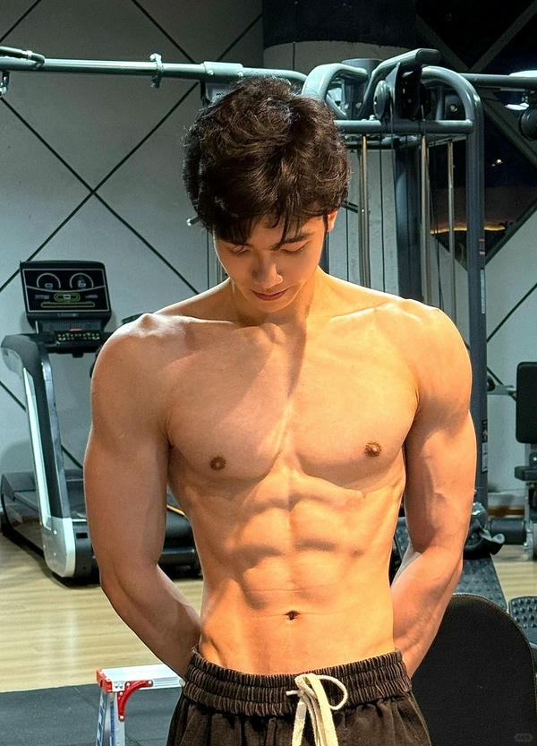 ảnh trai 6 múi 15