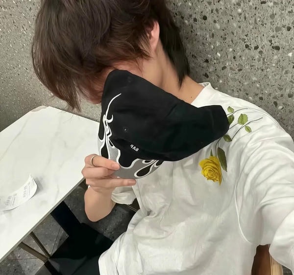 ảnh trai che mặt 12