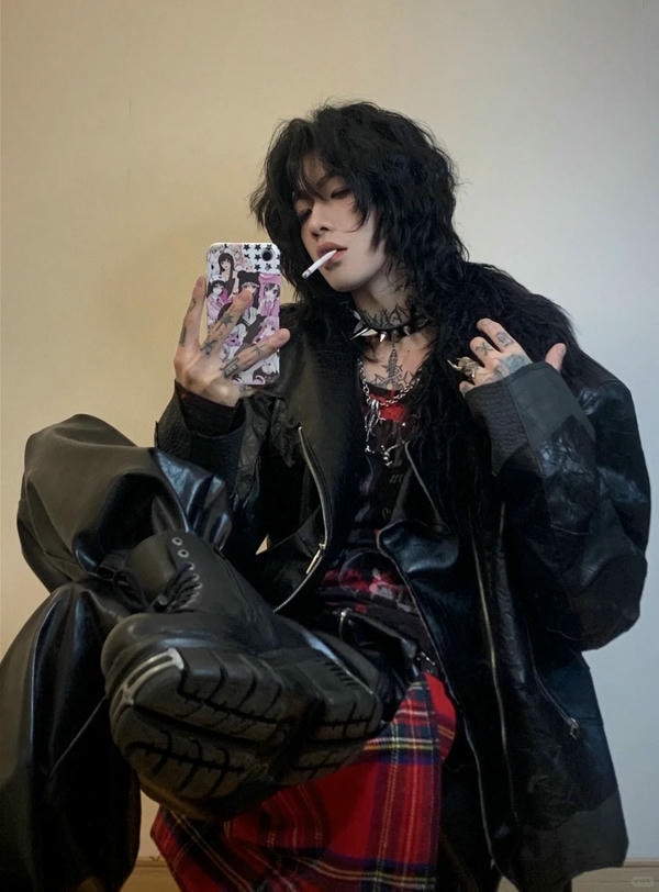 ảnh trai chụp trước gương