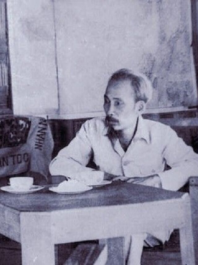 ảnh bác hồ đen trắng 17