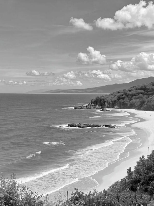 ảnh biển đen trắng 24