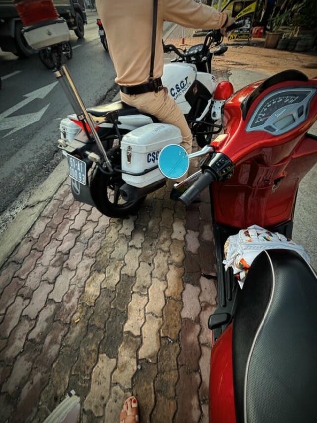 ảnh công an bắt xe 16