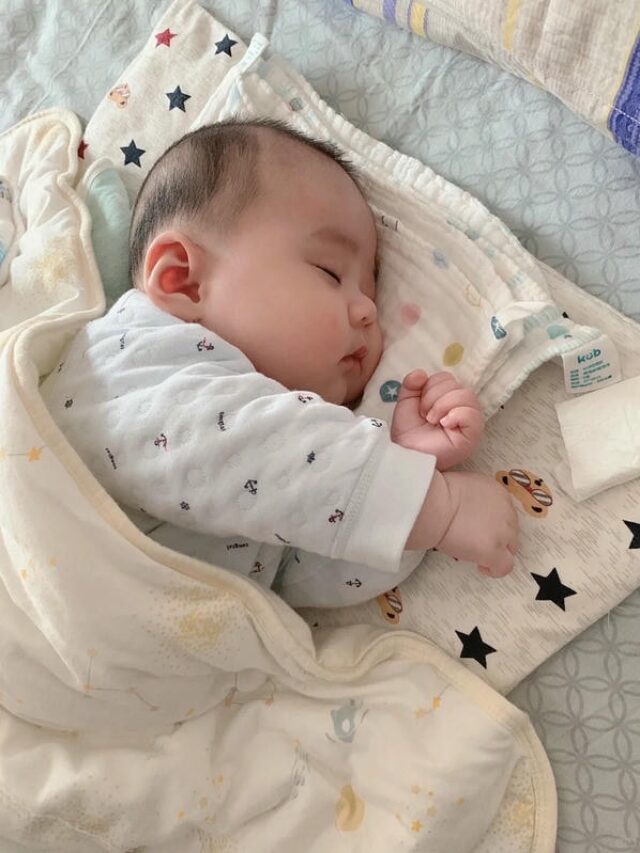 hình ảnh em bé sơ sinh dễ thương 21