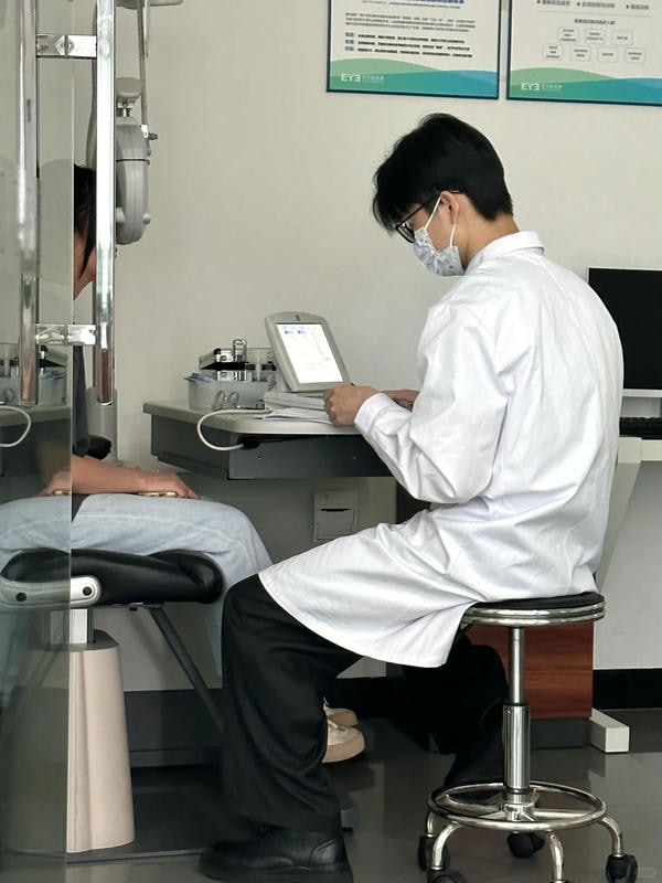 hình ảnh bác sĩ khám bệnh 14