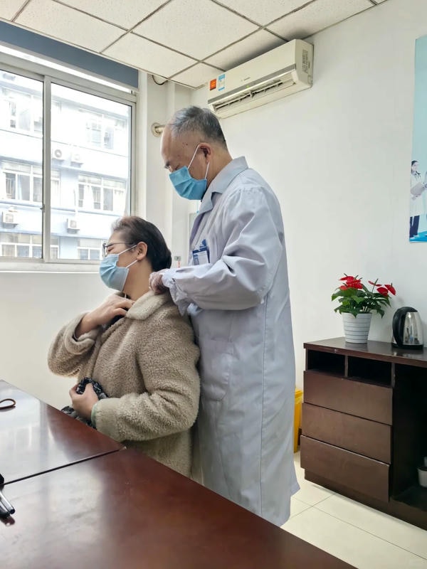 hình ảnh bác sĩ khám bệnh 21