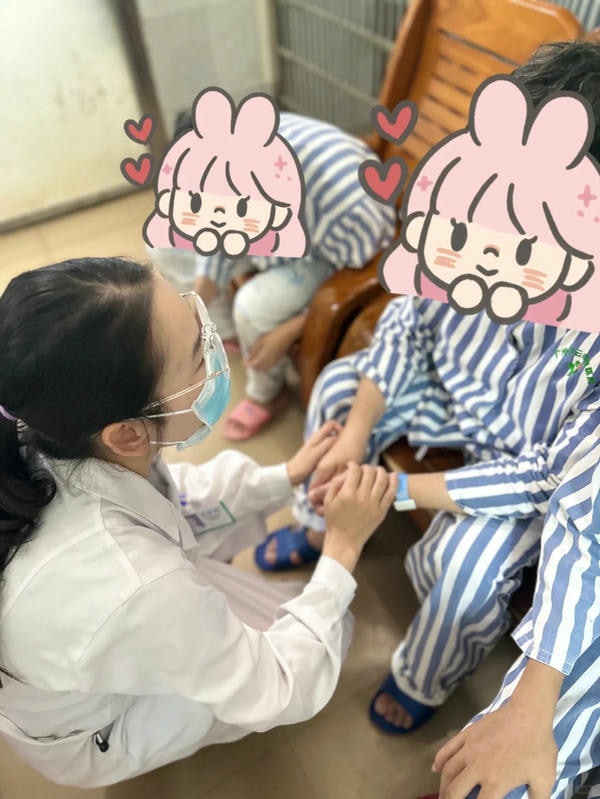 hình ảnh bác sĩ khám bệnh 3