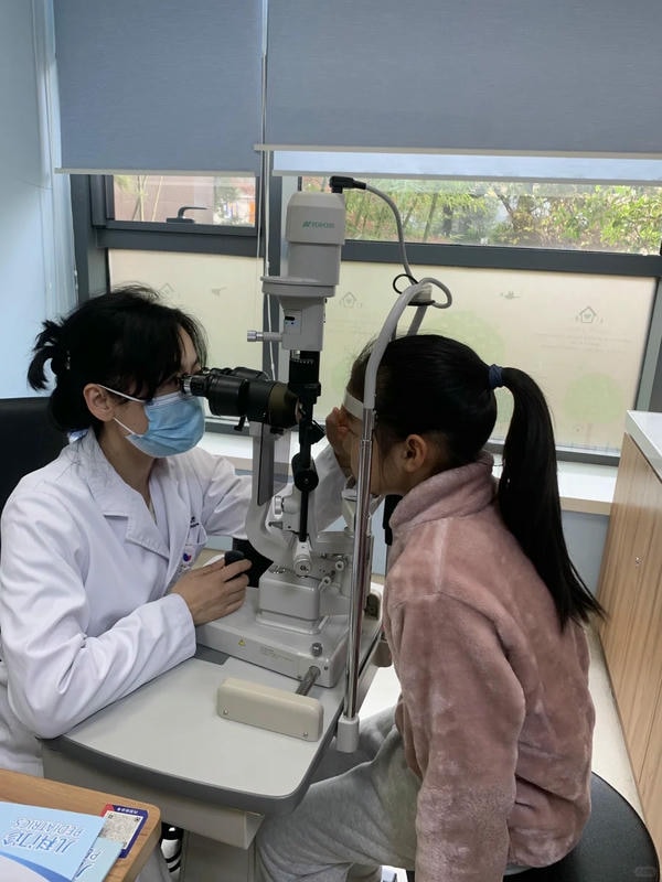 hình ảnh bác sĩ khám bệnh 9