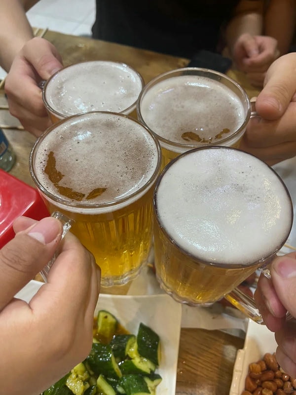 hình ảnh bàn nhậu bia