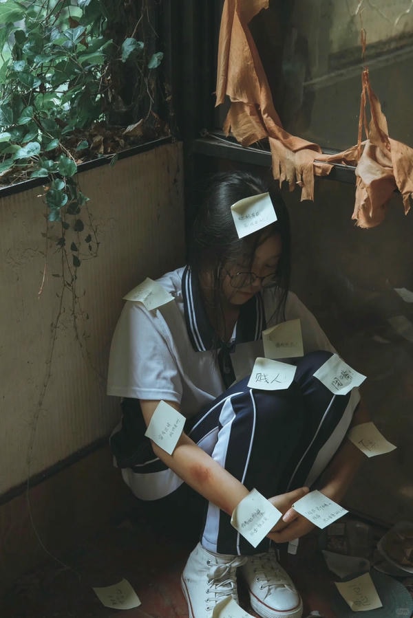 hình ảnh bạo lực học đường 3