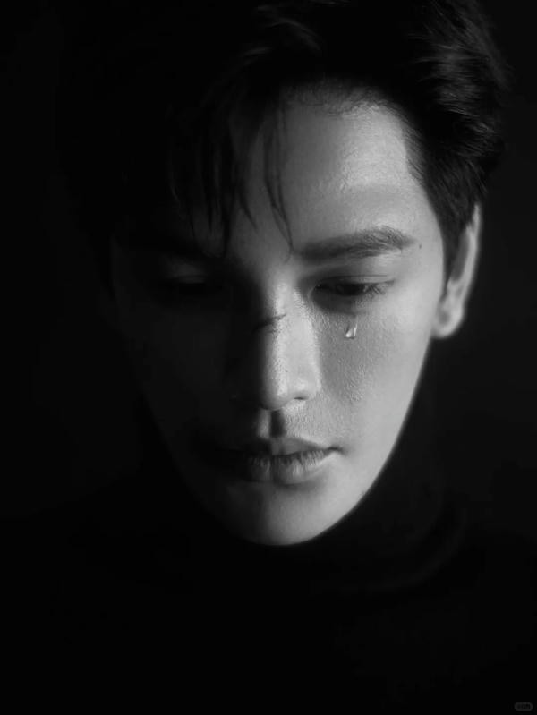 hình ảnh buồn của con trai