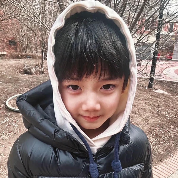 hình ảnh các bé trai đáng yêu