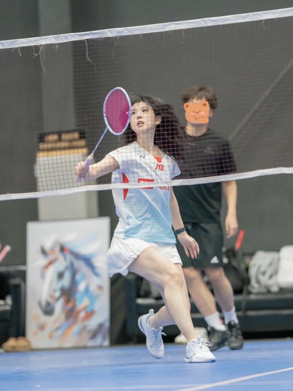 hình ảnh đánh cầu lông