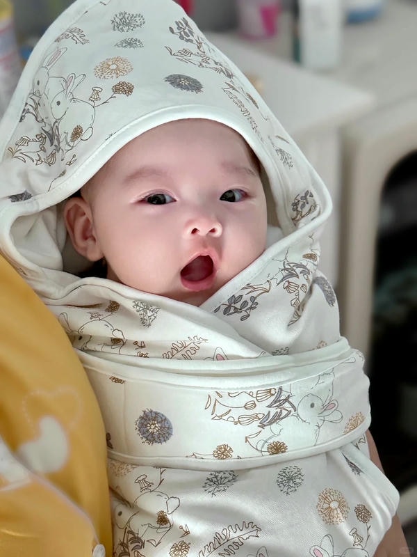 hình ảnh em bé sơ sinh dễ thương 5