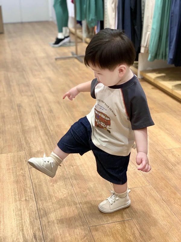 hình ảnh em bé trai dễ thương 13