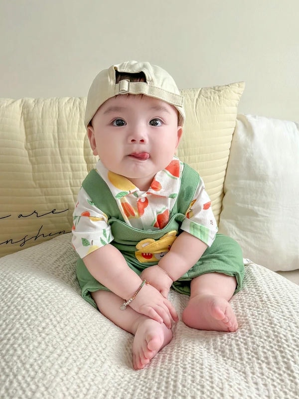 hình ảnh em bé trai dễ thương 15