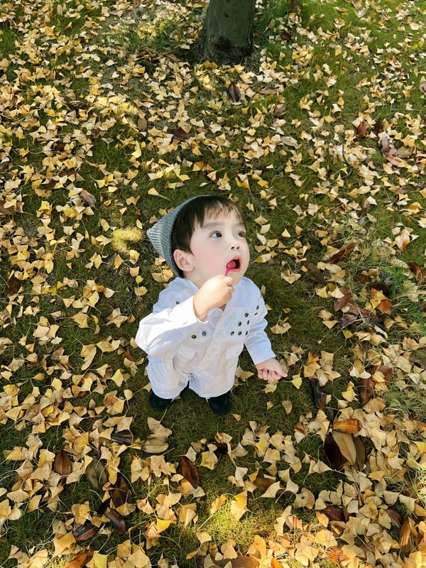 hình ảnh em bé trai dễ thương 18