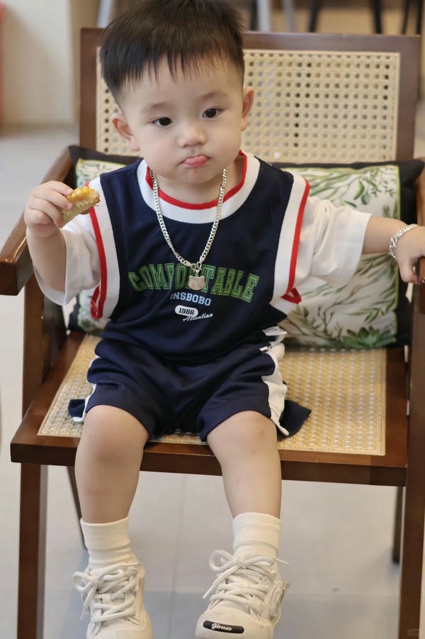 hình ảnh em bé trai dễ thương 2