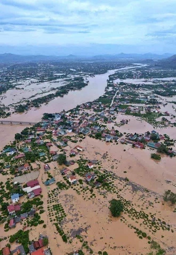 hình ảnh lũ lụt 14