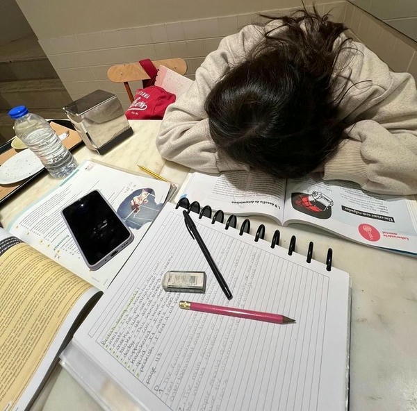 hình ảnh mệt mỏi 3