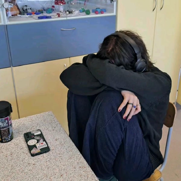 hình ảnh mệt mỏi 6